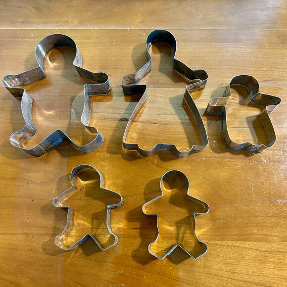 Vintage Gingerbread Family Cookie Cutters Set of 5 – Tin Man & Woman Cutters - Picture 1 of 16
